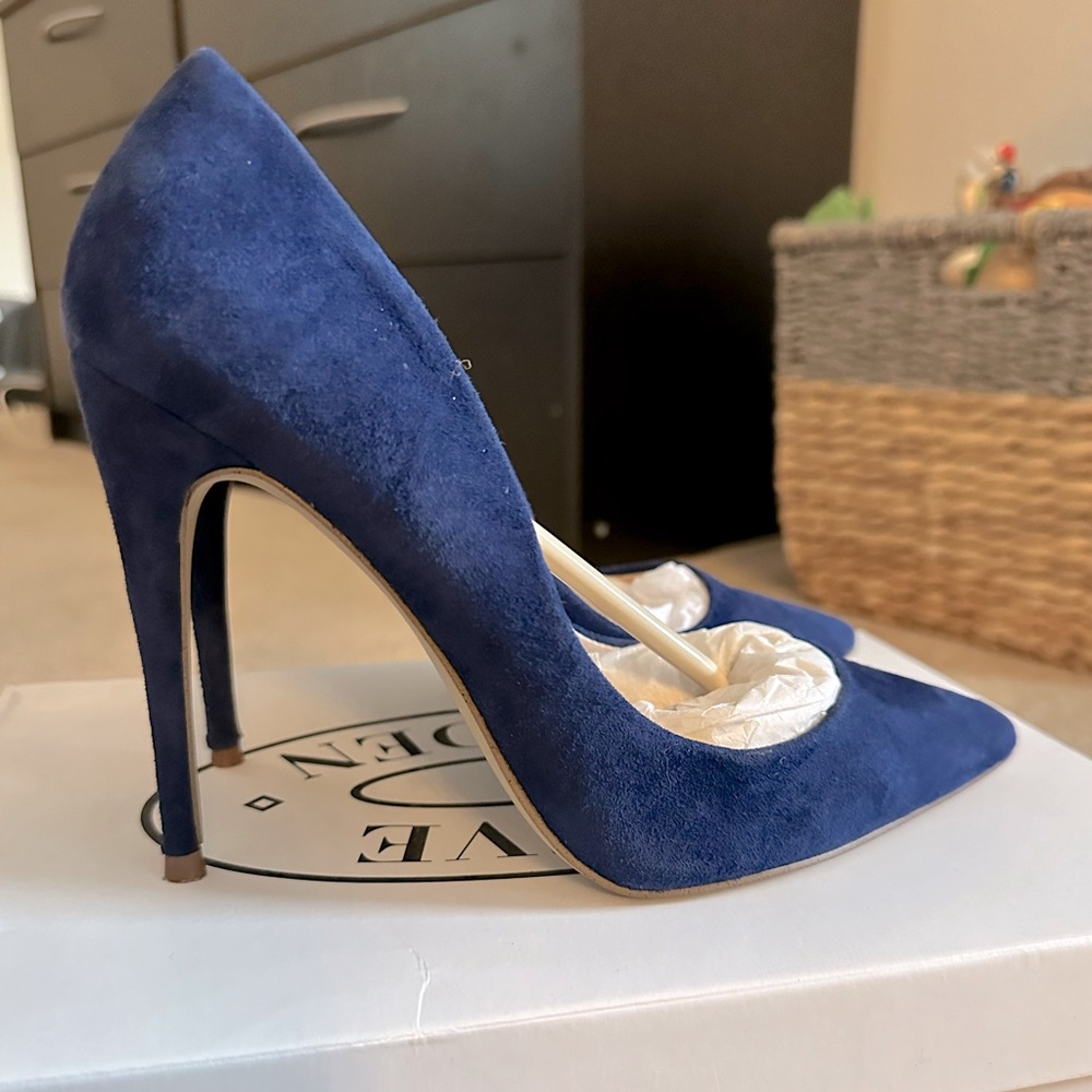 Steve Madden Daisy Pumps